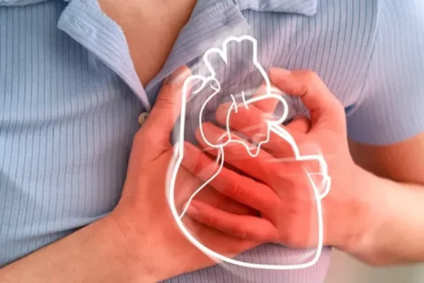 5-Critical-Warning-Signs-of-Heart-Attack-In-Women