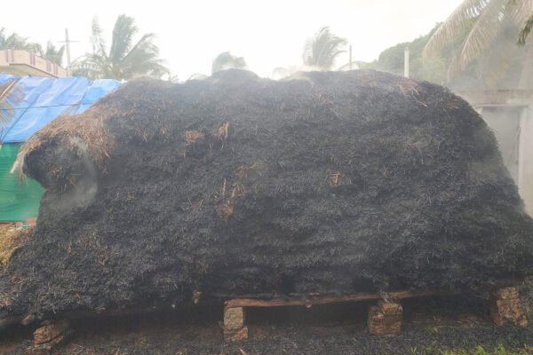 Fire Accident | ಆಕಸ್ಮಿಕ ಬೆಂಕಿ ಅವಘಡಕ್ಕೆ ಹುಲ್ಲಿನ ಬಣವೆ ಸುಟ್ಟು ಭಸ್ಮ..!